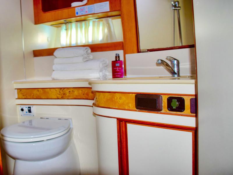 Book yachts online - motorboat - Yaretti 1570 Heck - Grazia - rent