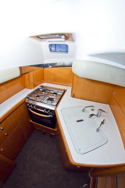 Book yachts online - powercatamaran - Lagoon Powercat 43 - Perseus 1 - rent