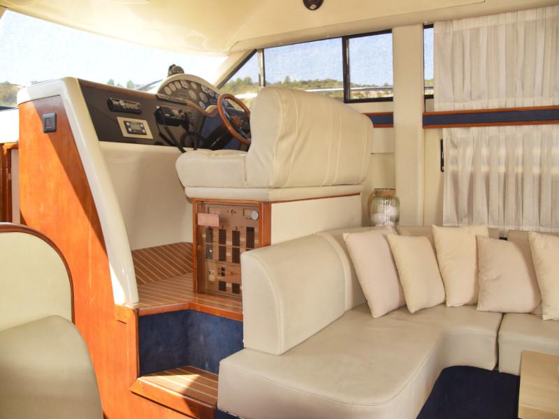 Book yachts online - motorboat - Fairline Phantom 40 - Julia - rent