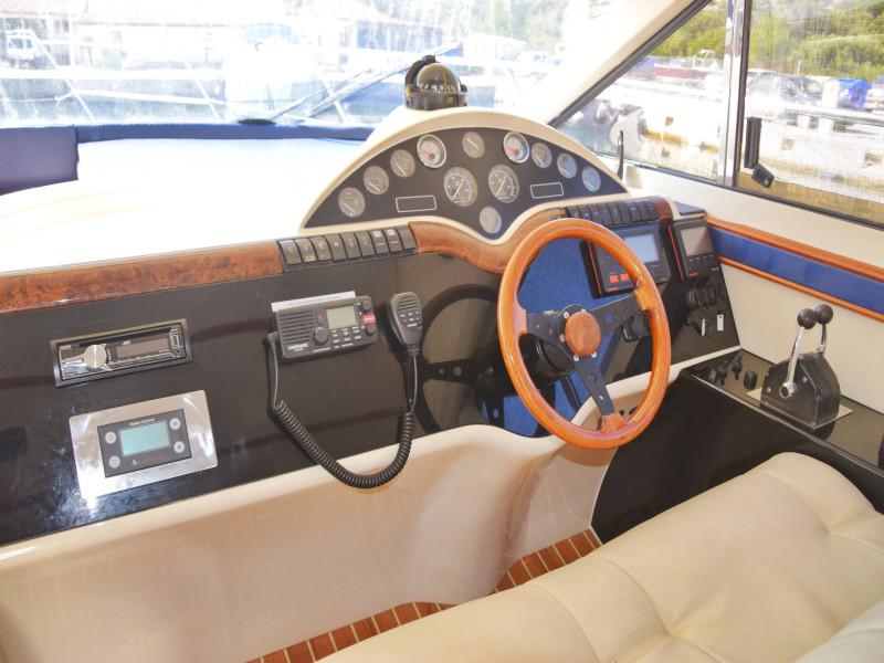 Book yachts online - motorboat - Fairline Phantom 40 - Julia - rent