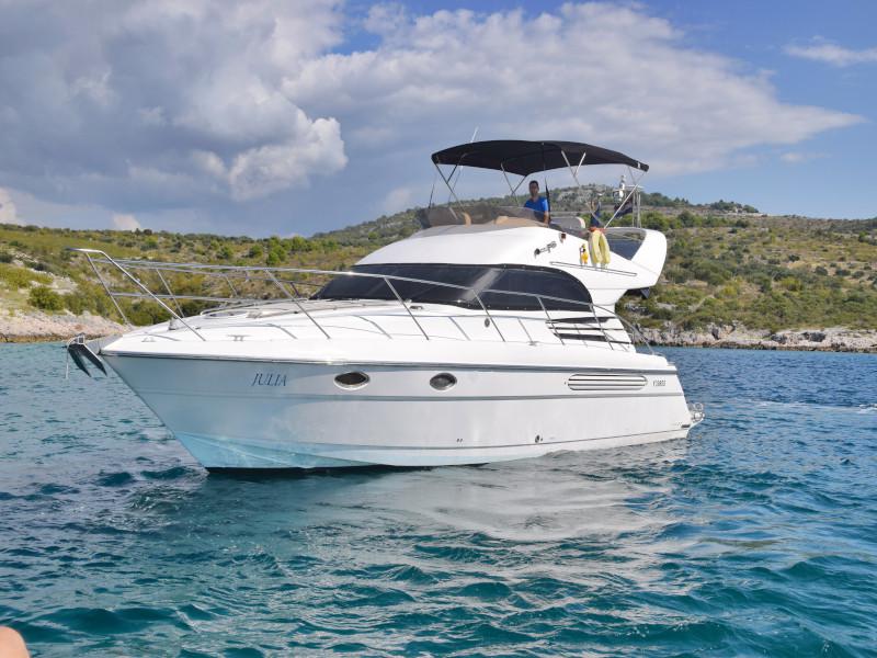 Book yachts online - motorboat - Fairline Phantom 40 - Julia - rent