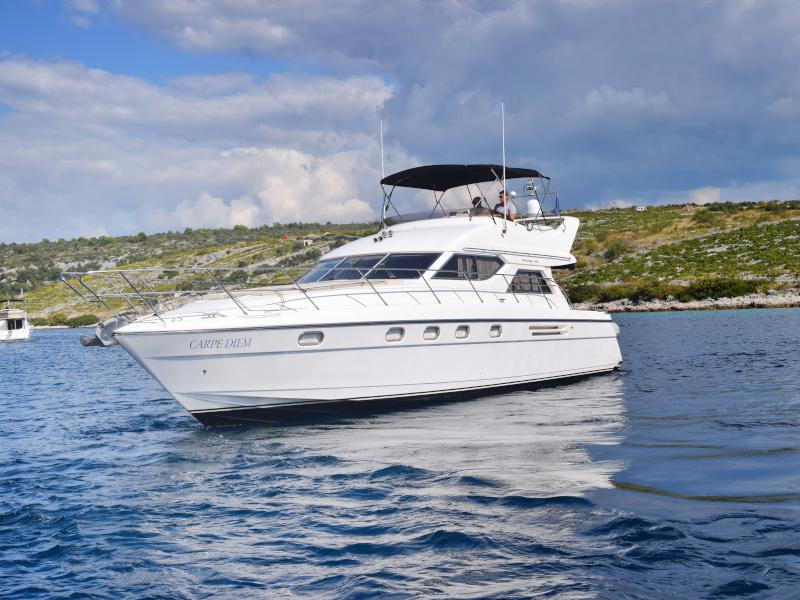 Book yachts online - motorboat - Princess 480 - Carpe Diem  - rent