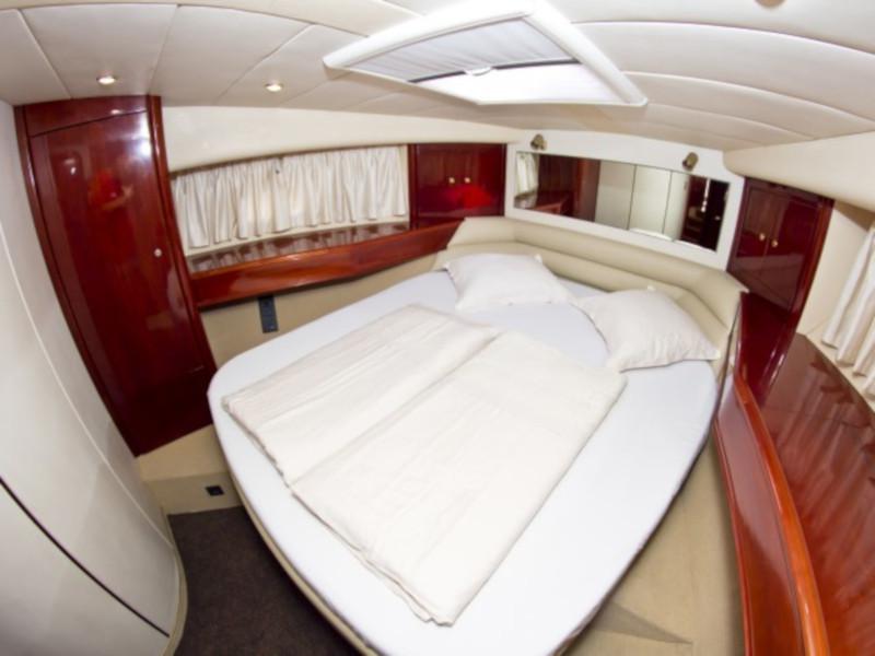 Book yachts online - motorboat - Princess 480 - Carpe Diem  - rent