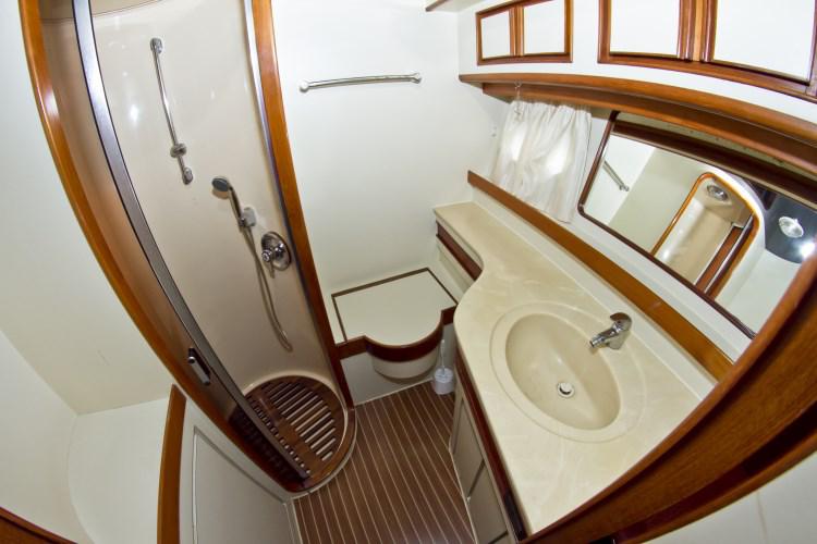 Book yachts online - motorboat - Yaretti 1910 - Royal  - rent
