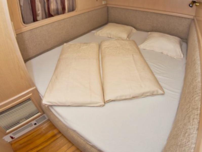 Book yachts online - motorboat - Johnson 56 - New Style  - rent