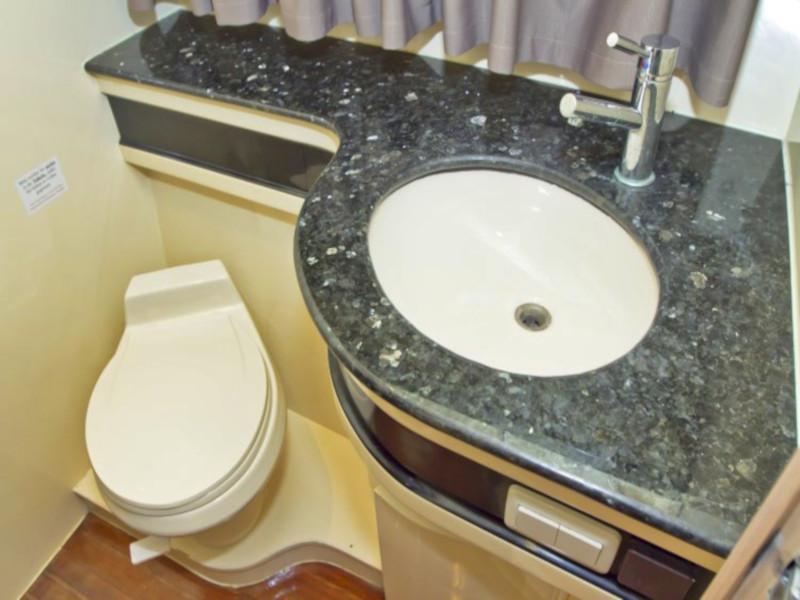 Book yachts online - motorboat - Johnson 56 - New Style  - rent