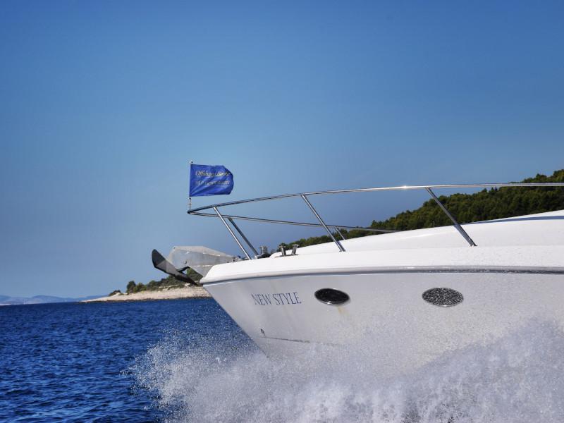 Book yachts online - motorboat - Johnson 56 - New Style  - rent