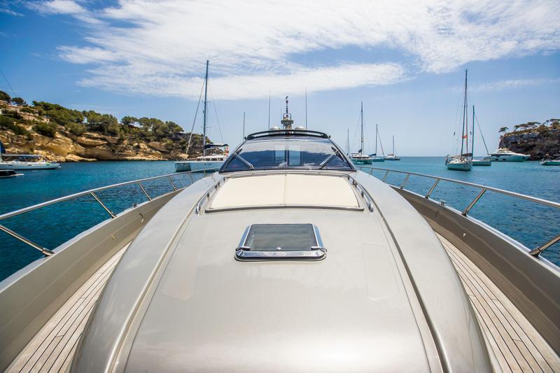 Book yachts online - motorboat - Riva 68 Ego - Pendrgon - rent