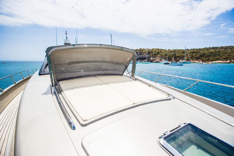 Book yachts online - motorboat - Riva 68 Ego - Pendrgon - rent