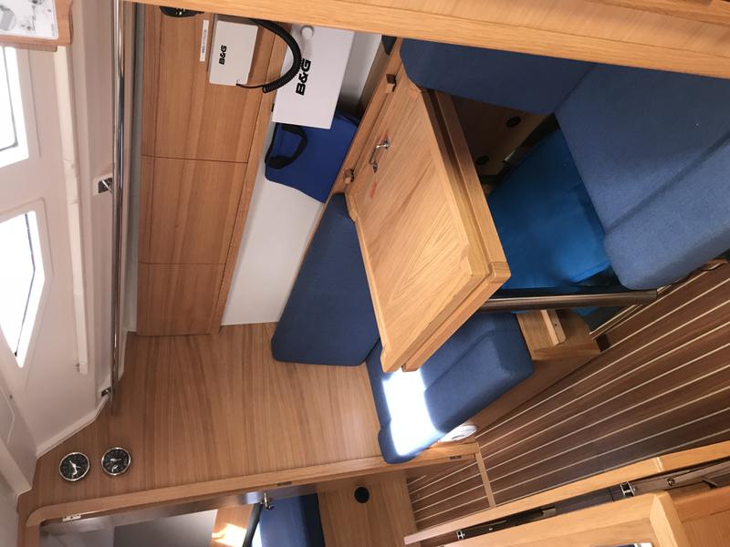 Book yachts online - sailboat - Salona 380 Performance - Tonic - rent