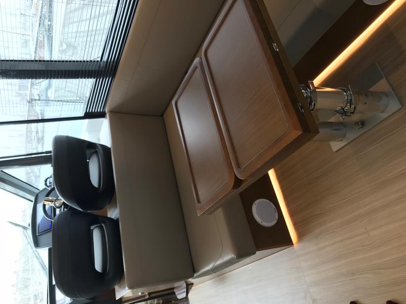 Book yachts online - motorboat - Bavaria R40 Fly - Azaadi - rent