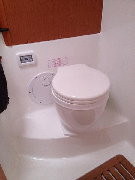 Book yachts online - motorboat - Bavaria 33 Sport - Yamila - rent