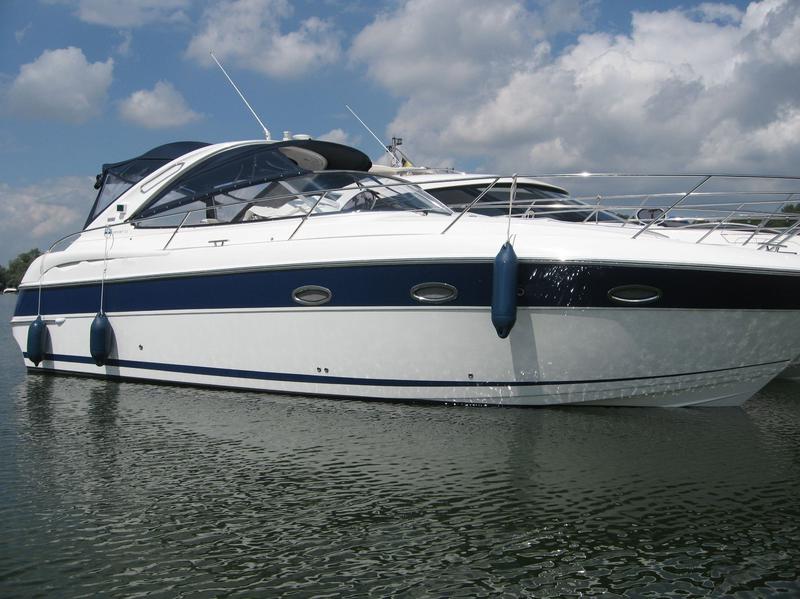 Book yachts online - motorboat - Bavaria 33 Sport - Yamila - rent