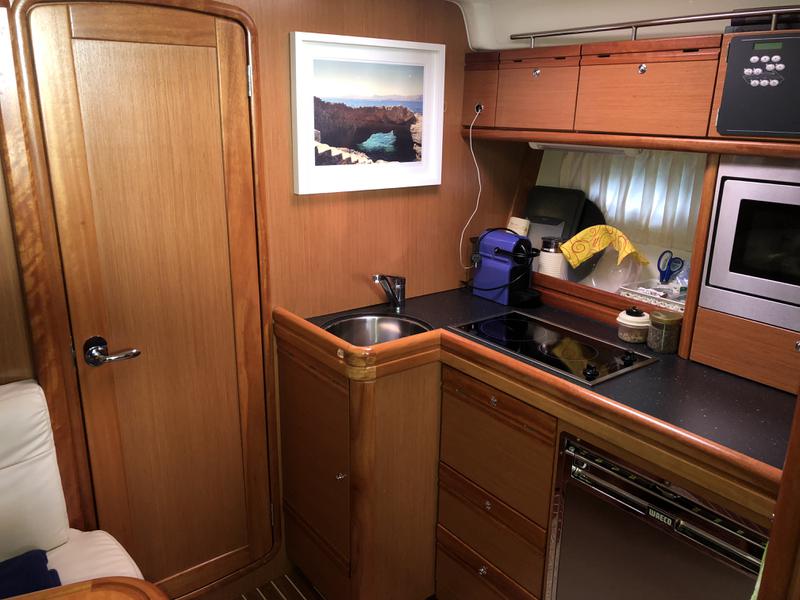 Book yachts online - motorboat - Bavaria 33 Sport - Yamila - rent