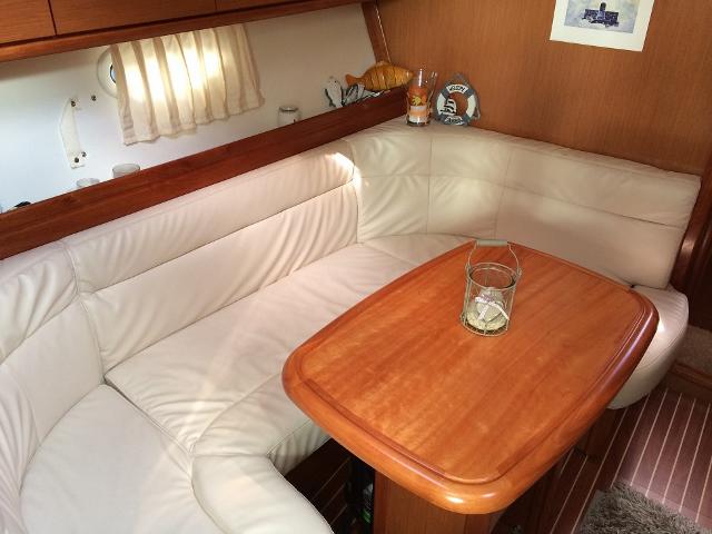 Book yachts online - motorboat - Bavaria 33 Sport - Yamila - rent