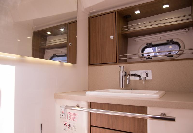 Book yachts online - motorboat - Bavaria 43 HT Sport - Gustel - rent