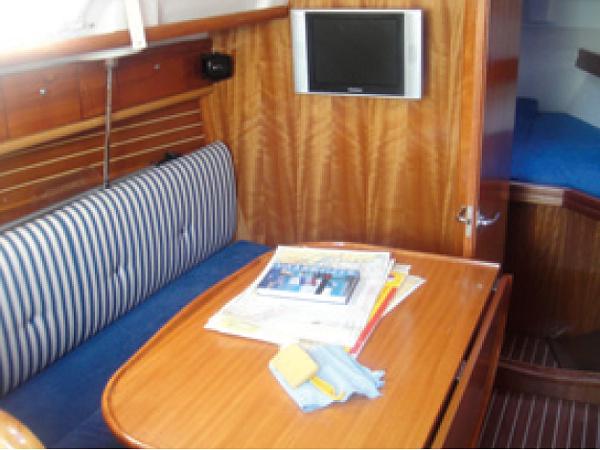 Book yachts online - sailboat - Bavaria 30 Cruiser - Guantanamera - rent