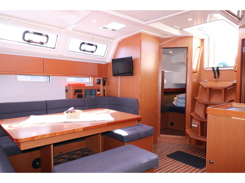 Book yachts online - sailboat - Bavaria 46 - Ocean Breeze - rent