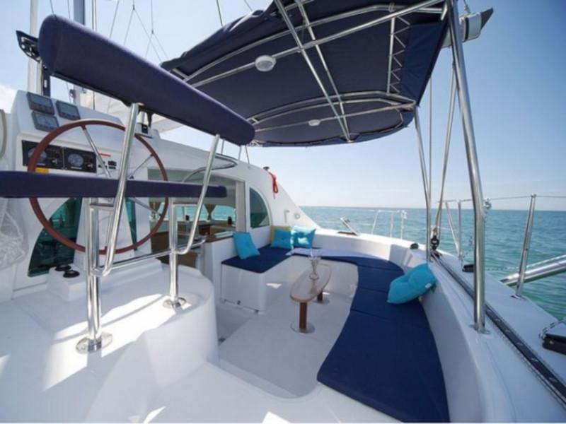 Book yachts online - catamaran - Lagoon 380 - Shona - rent