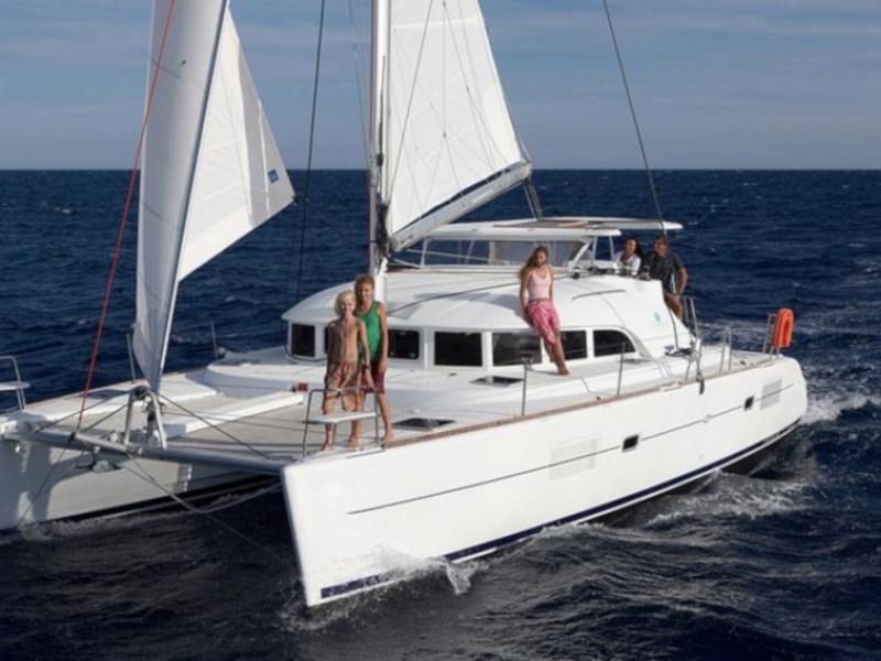 Book yachts online - catamaran - Lagoon 380 - Shona - rent