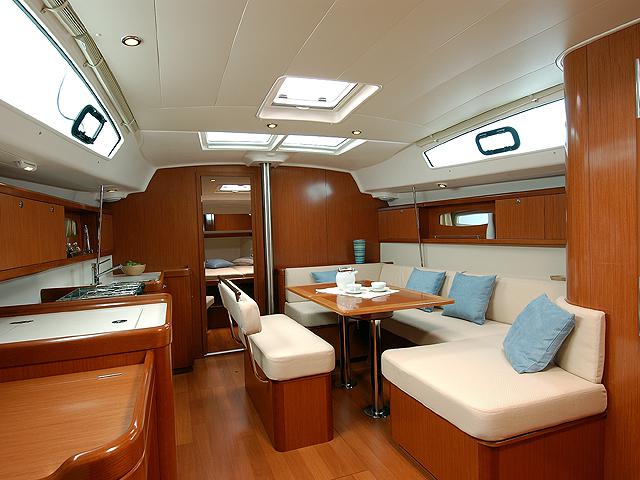 Book yachts online - sailboat - Beneteau Oceanis 43 - SAPHISO II - rent