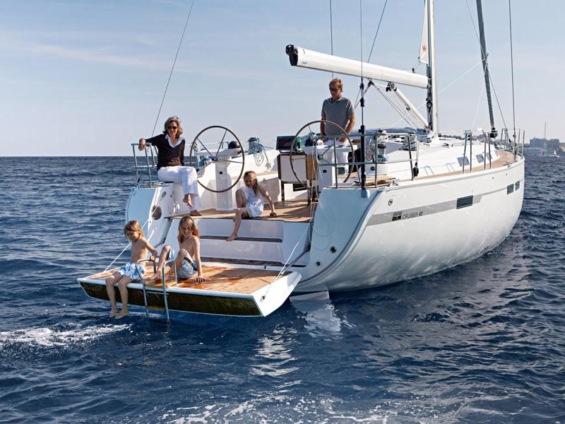 Book yachts online - sailboat - Bavaria 45 Cruiser - Tiresia - Solar Panel - rent