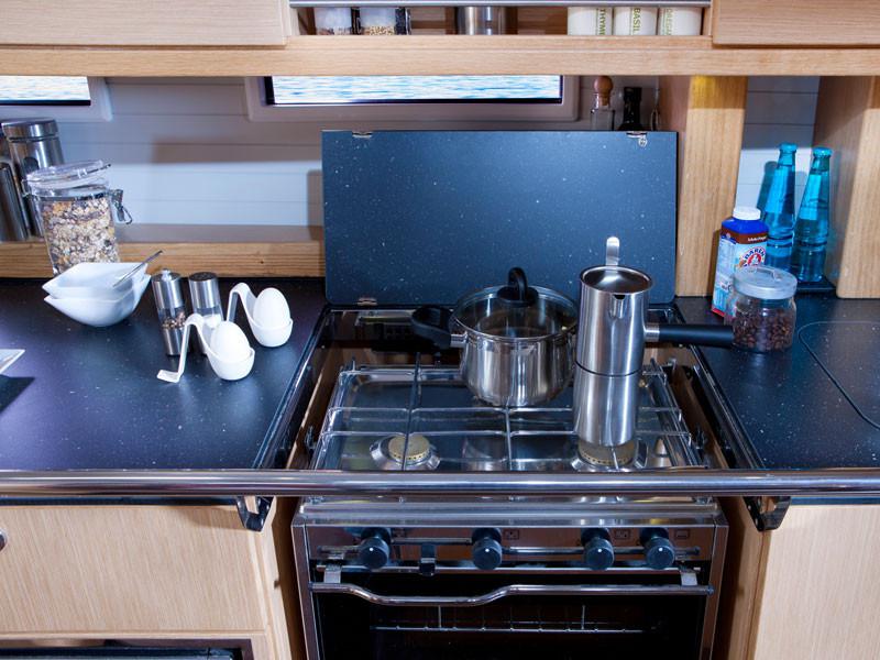 Book yachts online - sailboat - Bavaria 45 Cruiser - Cloe - Solar Panel - rent