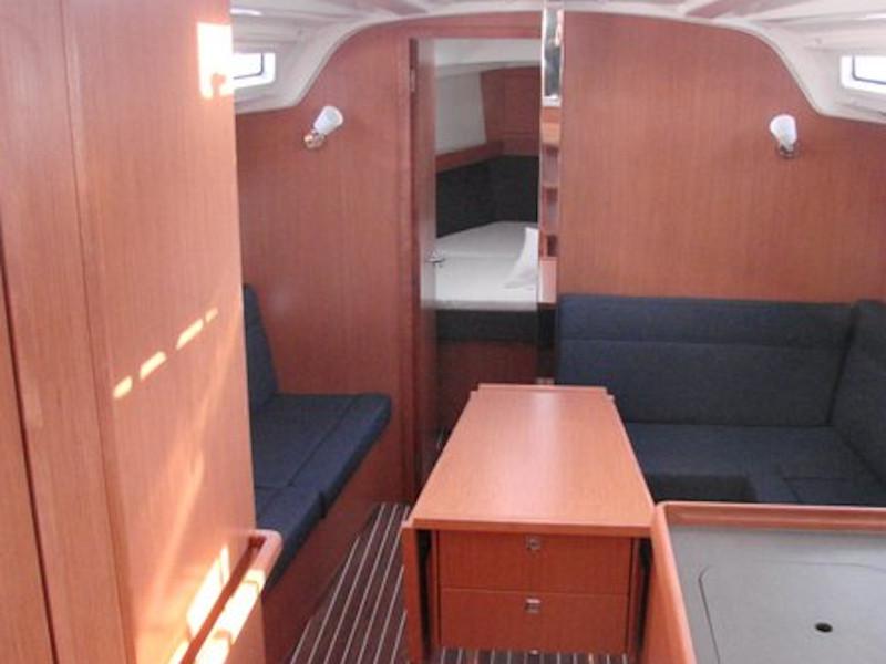 Book yachts online - sailboat - Bavaria 37 Cruiser - Katarina - rent