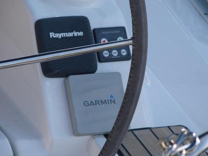 Book yachts online - sailboat - Bavaria 37 Cruiser - Kristina - rent