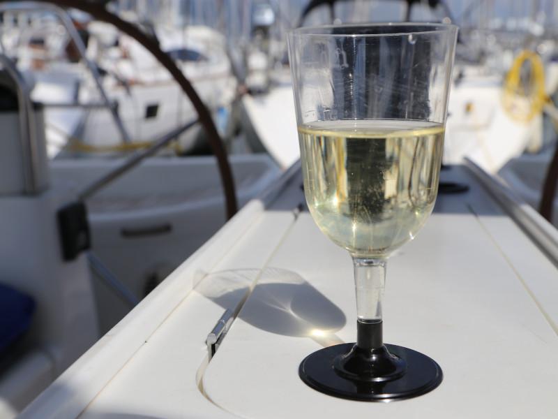 Book yachts online - sailboat - Sun Odyssey 45.2 - Szerenke  - rent