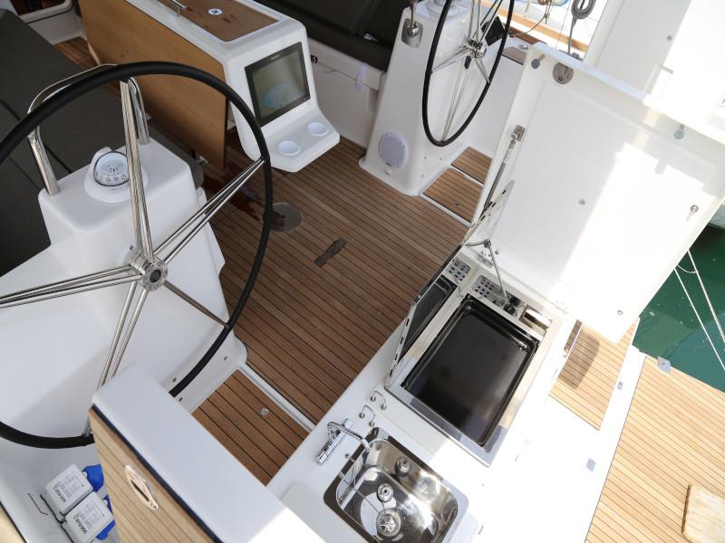 Book yachts online - sailboat - Dufour 460 Grand Large - Sea  Hawk  - rent