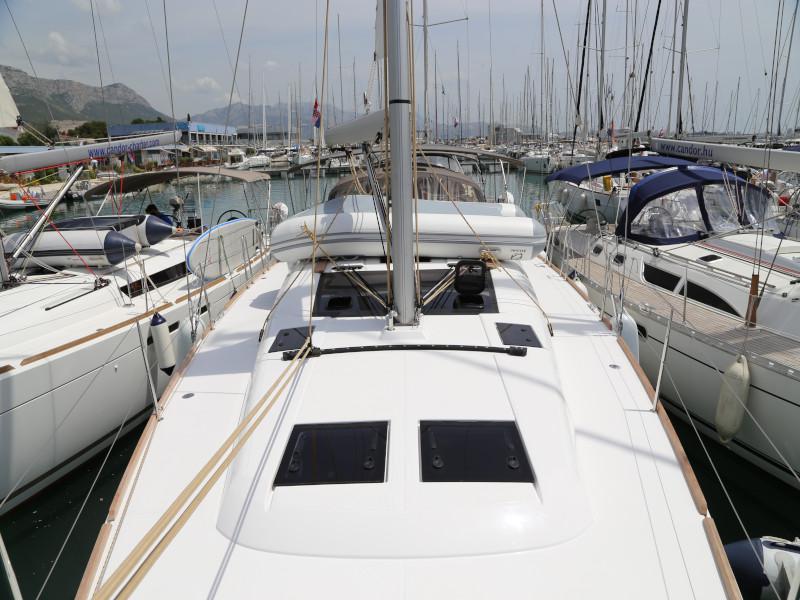 Book yachts online - sailboat - Dufour 460 Grand Large - Sea  Hawk  - rent