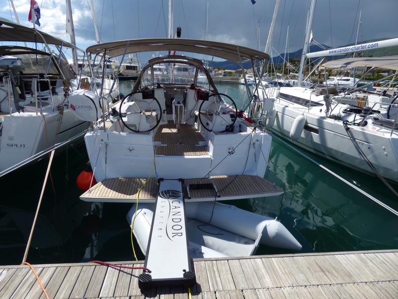 Book yachts online - sailboat - Sun Odyssey 389 - VACSKAMATI - rent