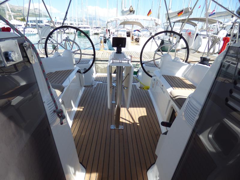 Book yachts online - sailboat - Sun Odyssey 389 - VACSKAMATI - rent