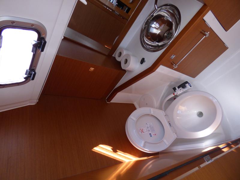 Book yachts online - sailboat - Sun Odyssey 389 - VACSKAMATI - rent
