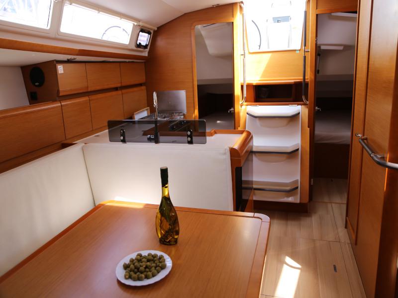 Book yachts online - sailboat - Sun Odyssey 409 - Miu Miu - rent