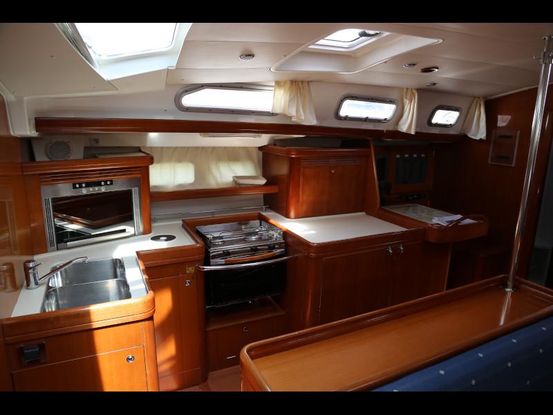 Book yachts online - sailboat - Beneteau Oceanis 523 - Cobra Murra - rent