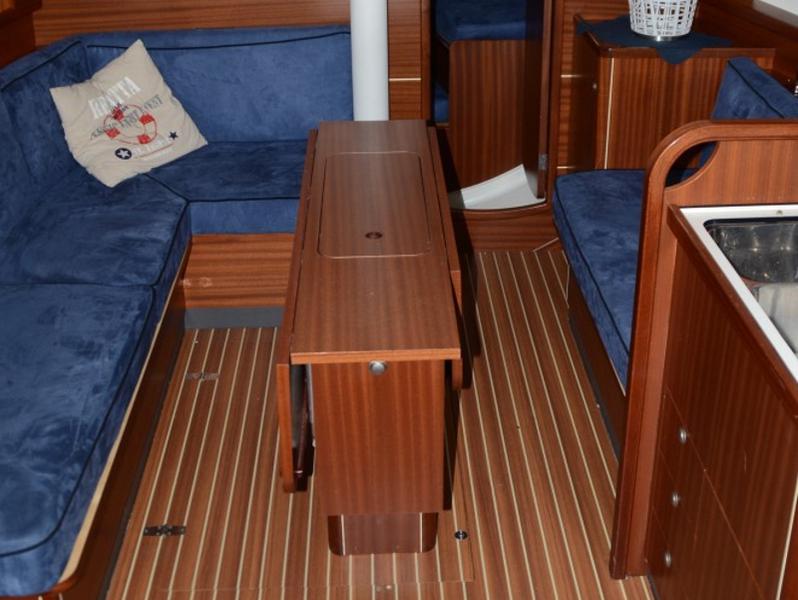 Book yachts online - sailboat - Delphia 37 - Arctic Vision - rent