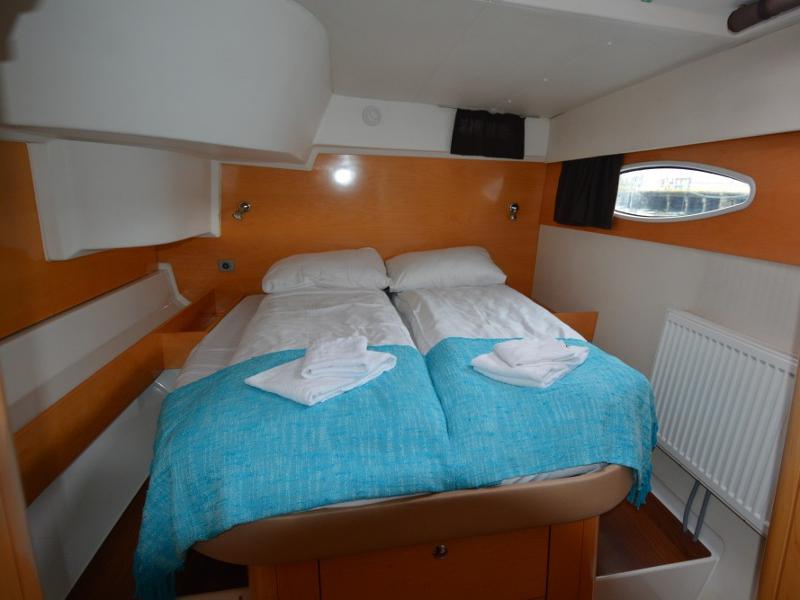 Book yachts online - catamaran - Salina 48 - Arctic Aurora - rent