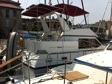 Book yachts online - motorboat - Atlantic 37 - Anita - rent