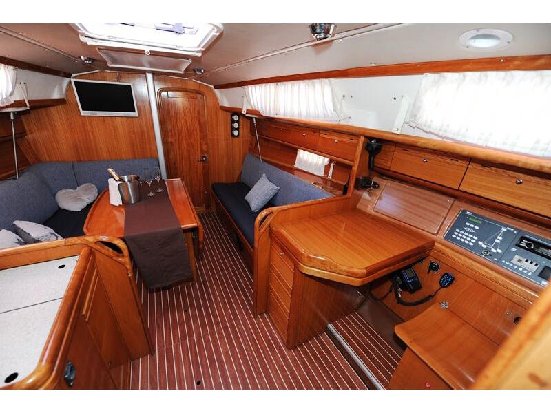 Book yachts online - sailboat - Bavaria 34 Cruiser - Nina Nina - new sails 2022. - rent