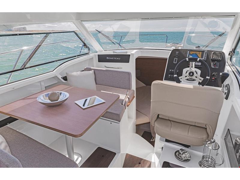 Book yachts online - motorboat - Antares 8 - Poseidon - rent