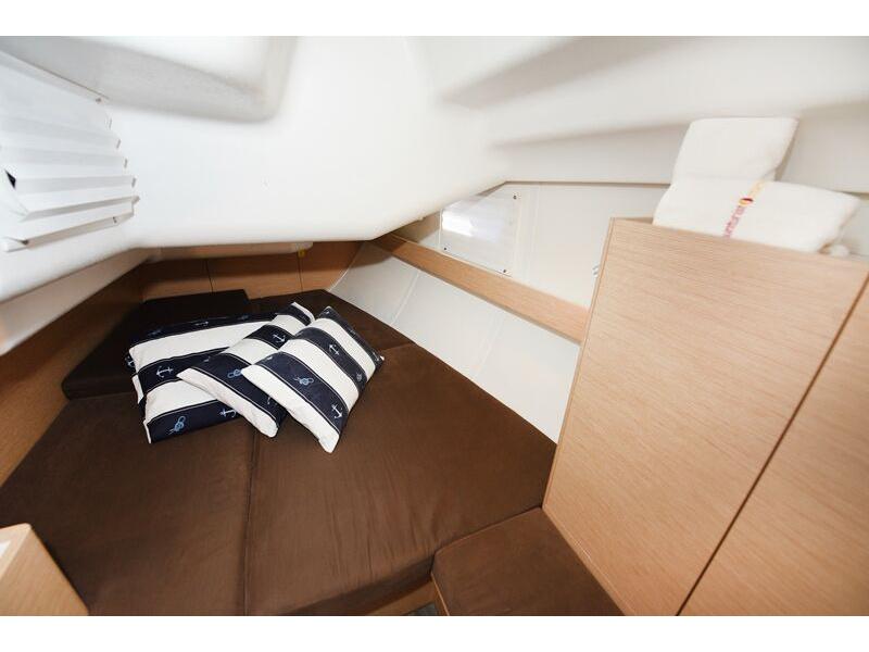 Book yachts online - sailboat - Elan 40 Impression - Vili - new sails 2021. - rent