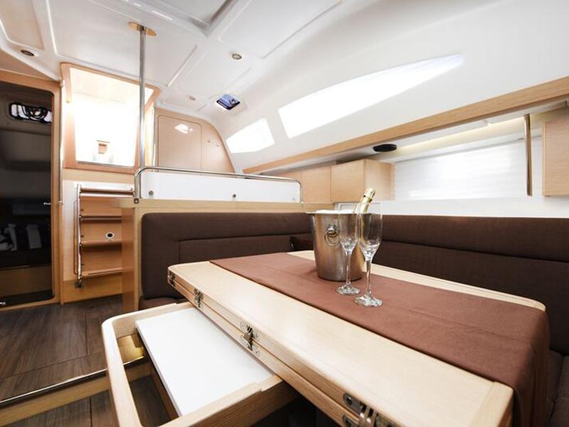 Book yachts online - sailboat - Elan 40 Impression - Vili - new sails 2021. - rent