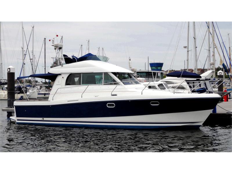 Book yachts online - motorboat - Antares 10.80 - Hantobas - rent