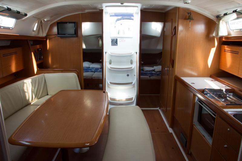 Book yachts online - sailboat - Benetau Cyclades 43,4 - ATHENA  - rent