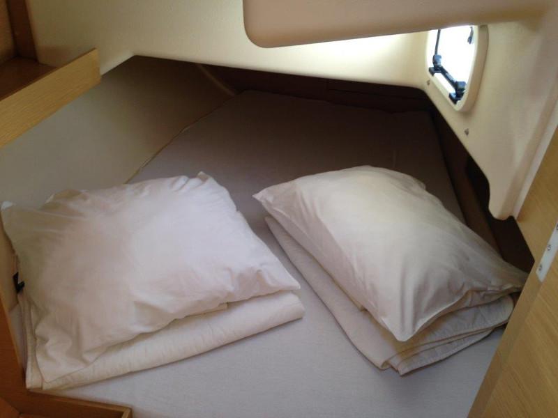 Book yachts online - sailboat - Elan 350 - Yankee - rent