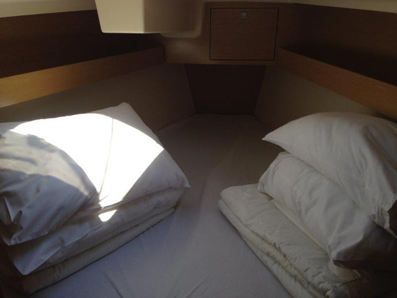 Book yachts online - sailboat - Elan 350 - Yankee - rent