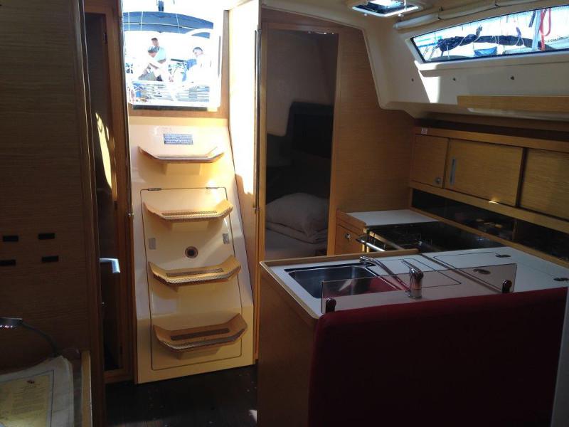 Book yachts online - sailboat - Elan 350 - Yankee - rent