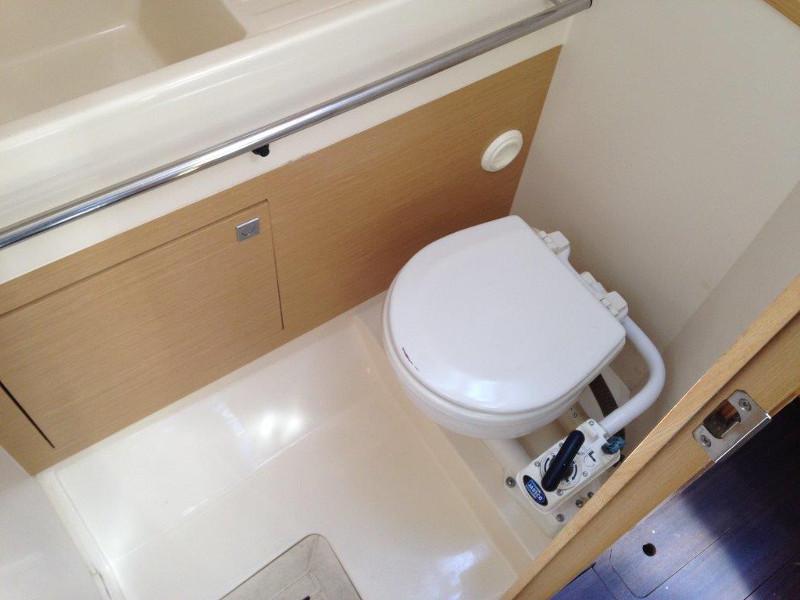 Book yachts online - sailboat - Elan 350 - Yankee - rent